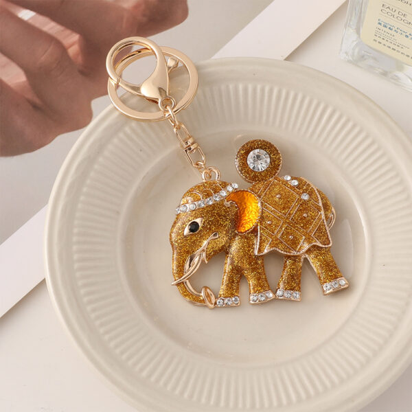 Wholesale Retro Color Diamond-encrusted Elephant Car Keychain Metal Animal Bag Pendant Key Chain Small Gift