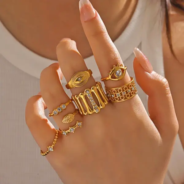 Wholesale PVD Coated 18K Gold Plated Round Eye 304 Stainless Steel Simple Style Classic Style Waterproof Non Tarnish Rings