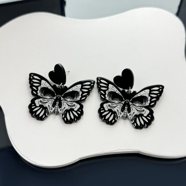 Wholesale Europe and the United States personality funny alarm imp earrings cross-border Halloween butterfly skull dagger creative earrings female