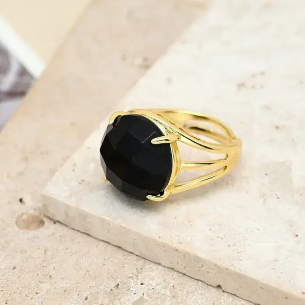 Wholesale Casual Modern Style Simple Style Round Natural Stone Copper 18K Gold Plated Amethyst Green Aventurine Lapis Lazuli Rings In Bulk