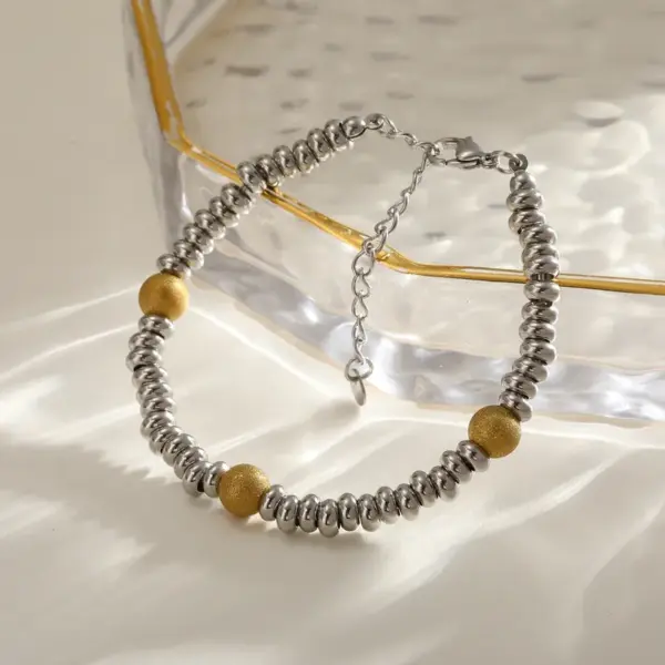 Wholesale Vacuum Electroplating (In Furnace) Plated 18K Real Gold Round Love Shape Flower 303 Stainless Steel 304 Stainless Steel Women's Suitable Bracelet