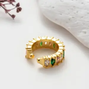 1 Piece Elegant Shiny Geometric Eye Snake Plating Inlay Copper Zircon Ear Cuffs