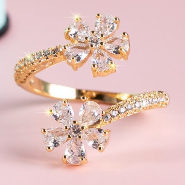 Wholesale Korean-style fashionable fairy-tale flower ring, exquisite high-quality simulated cubic zirconia open ring for women.