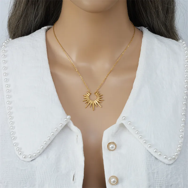 Wholesale 304 Stainless Steel Sun Solid Color PVD Coated 18K Real Gold Plated Modern Style Waterproof Non Tarnish Plating Cable Chain Necklace
