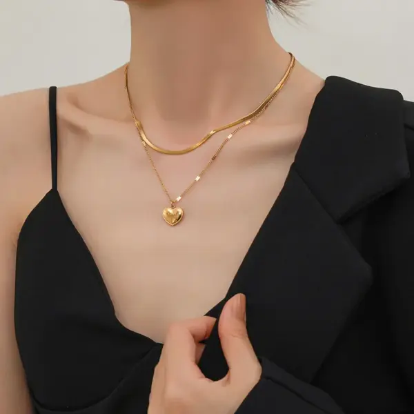 Wholesale Vacuum Plating Real Gold Plated 18K Gold Gold Plating Silver Plated Heart Shape 304 Stainless Steel Fashion Waterproof Non Tarnish Titanium Steel Layered Necklaces