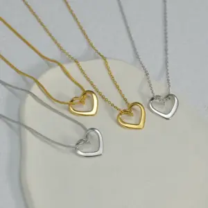 Wholesale 304 Stainless Steel Ferroalloy Heart Shape PVD Coated Stone-Free 18K Real Gold Plated Simple Style Waterproof Non Tarnish Plating Necklace