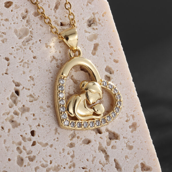 Wholesale European and American cross-border hot Mom micro inlaid zircon Heart-shaped fashion necklace female love pendant Mother's Day gift nkw97