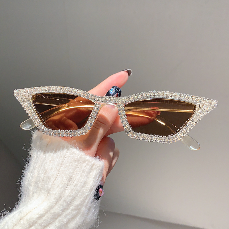 Wholesale European and American Fashion Diamond-encrusted Cat's Eye Triangle Sunglasses Personalized Cyber pular Didi Bounty Sunglasses AliExpress Ama