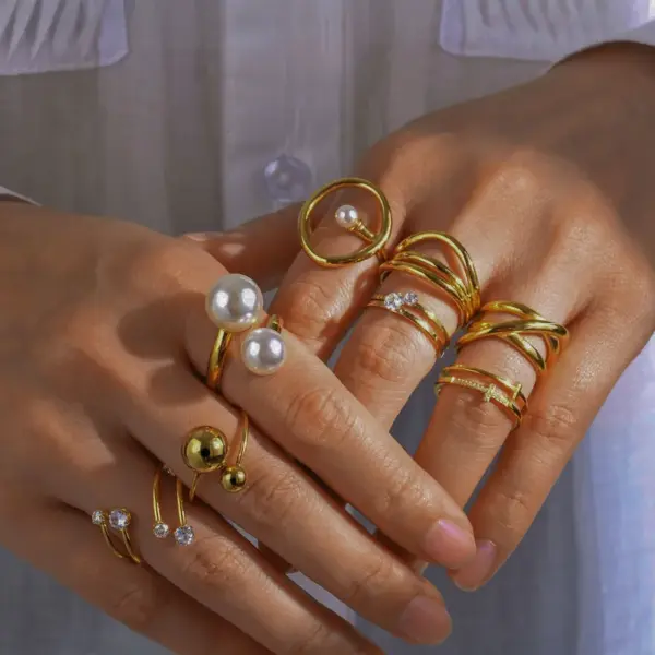 Wholesale PVD Coated Real Gold Plated 18K Gold Geometric 201 Stainless Steel IG Style Vacation Simple Style Waterproof Non Tarnish Rings