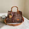 Wholesale Large Capacity Leopard Print Fashion Shoulder Bag Women's New Simple Personality Tote Bag Large Shopping Bag All-match Travel Bag