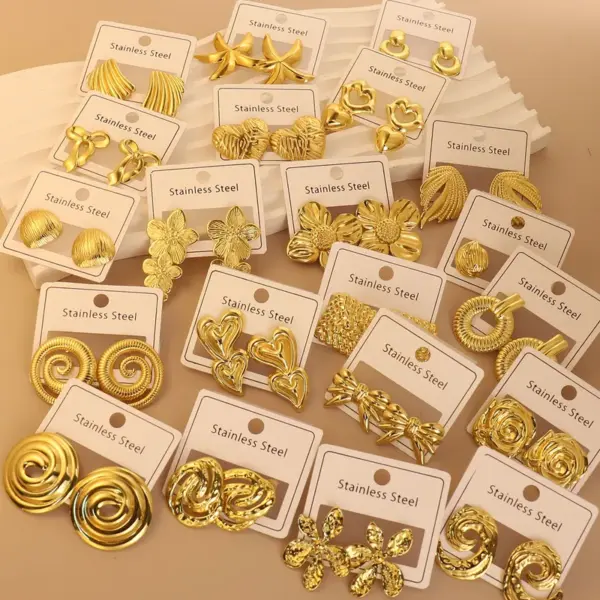 Wholesale PVD Coated 18K Gold Plated Square Heart Shape Flower 304 Stainless Steel Simple Style Waterproof Non Tarnish Ear Studs