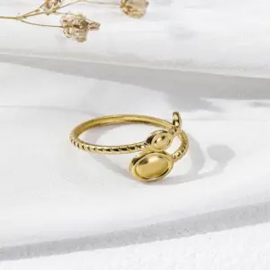 Gold / One Size / Interleaved 3 Circles