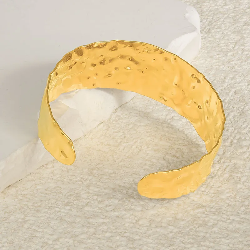 Wholesale PVD Coated Real Gold Plated Solid Color 304 Stainless Steel Exaggerated Simple Style Waterproof Non Tarnish 304 Stainless Steel Bangle