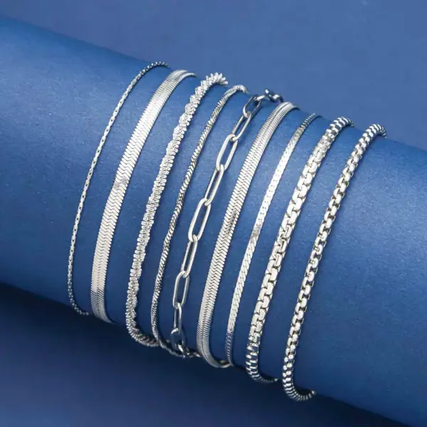 Wholesale Stainless Steel Women's Bracelet Non-Fading Tassel Commute Titanium Steel Bracelet Fashionable Geometric Pattern Luxury Style