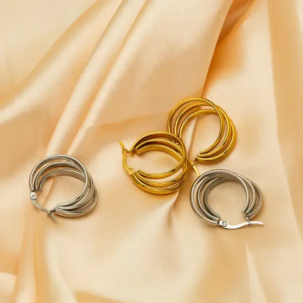 Wholesale PVD Coated 18K Gold Plated Semicircle Stainless Steel IG Style Commute Waterproof Non Tarnish Hoop Earrings