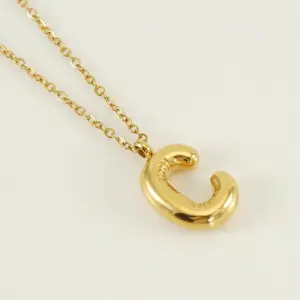 Letter C [Gold] / 18K