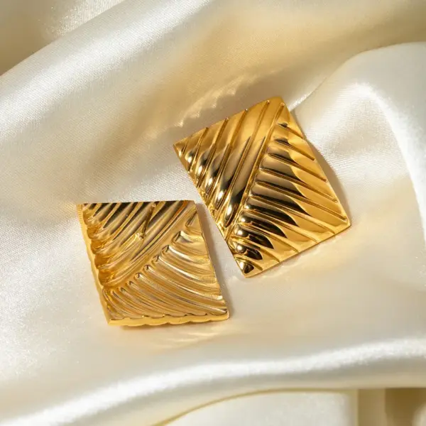 1 Pair Retro Simple Style Commute Geometric Solid Color 304 Stainless Steel 18K Gold Plated Ear Studs