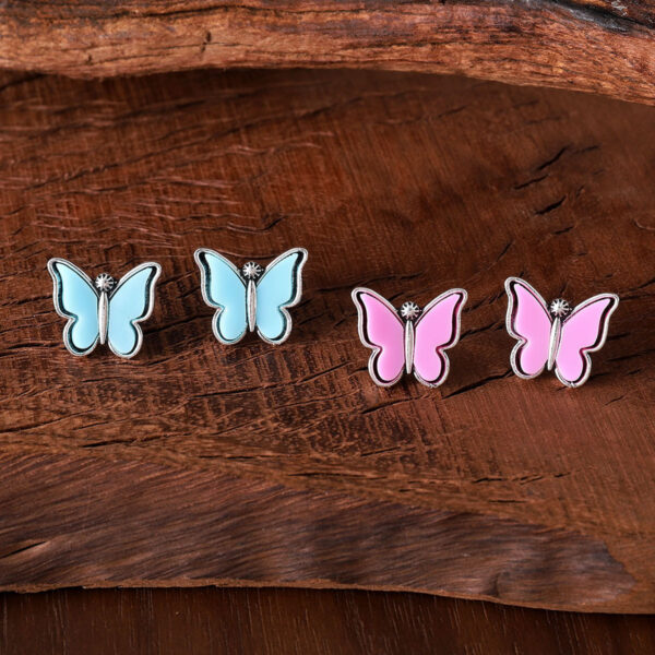 Wholesale Retro Sweet Colorful Butterfly Earrings - A Hot Selling Cross-Border Item on AliExpress; Simple, Versatile, Stylish, and Niche Earrings for Women
