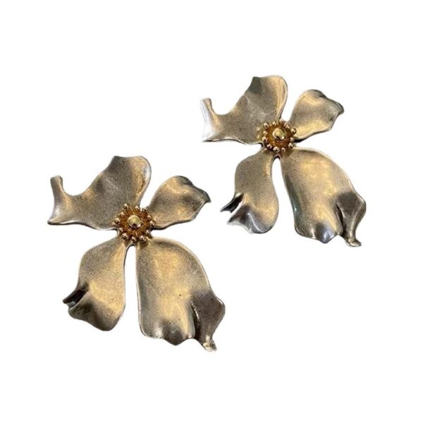oly-6ec6a435e9a8e68e80a8eac4819266e7 Wholesale High-end Retro Flower Earrings Metal Hong Kong-style Niche Design vintage Distinctive Show Exaerated Earrings