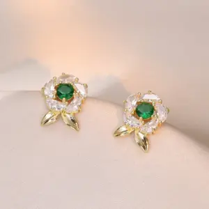 E0780 Gold Flower Emerald Necklace