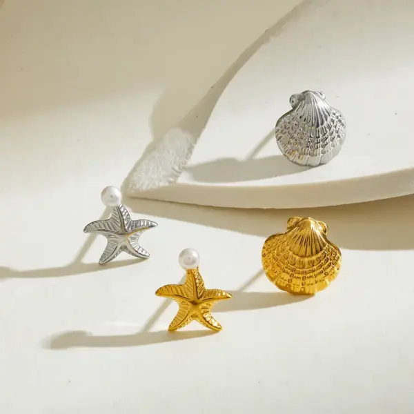 Wholesale Vacuum Plated 18K Gold Pearl Starfish And Shell Asymmetric Earrings Beach Holiday Style Women Stainless Steel Earring Post