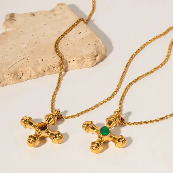 Wholesale PVD Coated Real Gold Plated Cross Stainless Steel IG Style Waterproof Non Tarnish 304 Stainless Steel Pendant Necklace