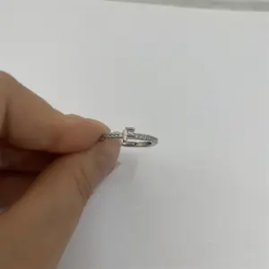 Real Platinum-Letter F / One Size