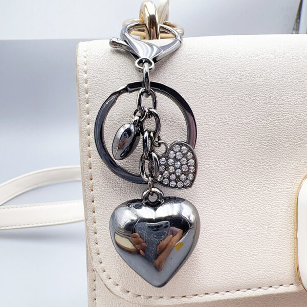 Wholesale Heart-shaped diamond keychains