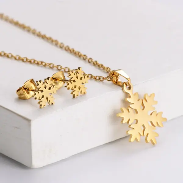 304 Stainless Steel 18K Gold Plated Ethnic Style Plating Rhombus Pendant Necklace