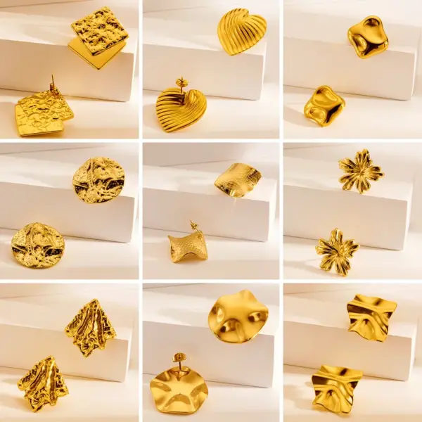 Wholesale 1 Pair Elegant Lady Geometric Heart Shape Flower Plating Titanium Steel Ear Studs