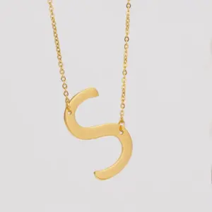Gold S [with Chain]]