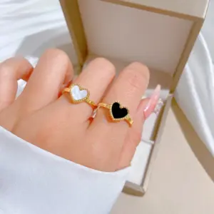 Wholesale Electroplating Golden Plated Heart Shape Titanium Steel Casual Simple Style Commute Rings