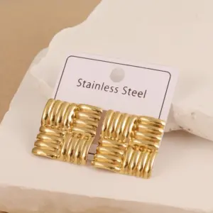 Gold / Average Size / Style 156