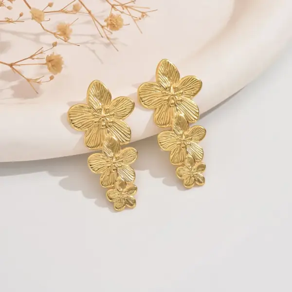1 Pair Sweet Simple Style Classic Style Flower 304 Stainless Steel Imitation Gold Electroplating Ear Studs