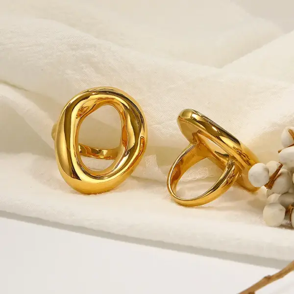 Wholesale 304 Stainless Steel 18K Gold Plated Casual Classic Style Plating Solid Color Rings