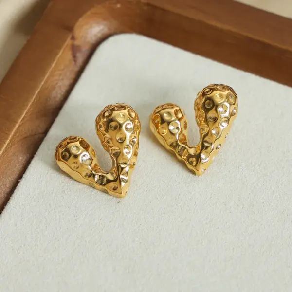 Wholesale 304 Stainless Steel Heart Shape PVD Coated 18K Gold Plated Real Gold Plated 18K Gold Streetwear Waterproof Non Tarnish Plating Gold Ear Studs