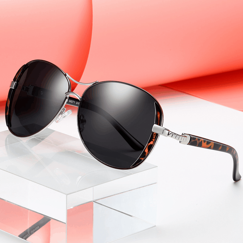 Wholesale 2022 new brand women's int paint goles sunglasses large frame fashion sunglasses iving glasses M071