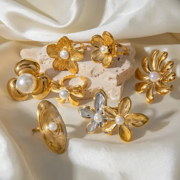 Wholesale PVD Coated Real Gold Plated Flower 304 Stainless Steel Casual Elegant Simple Style Waterproof Non Tarnish Open Rings