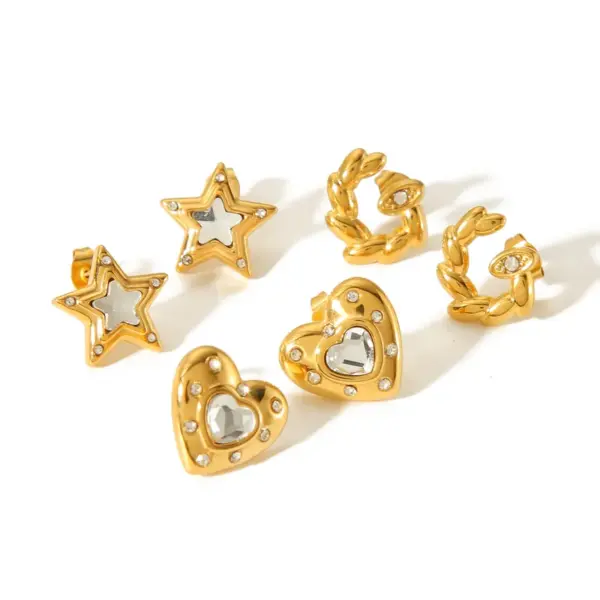 Wholesale PVD Coated Real Gold Plated Star Heart Shape 304 Stainless Steel Simple Style Commute Waterproof Non Tarnish Ear Studs