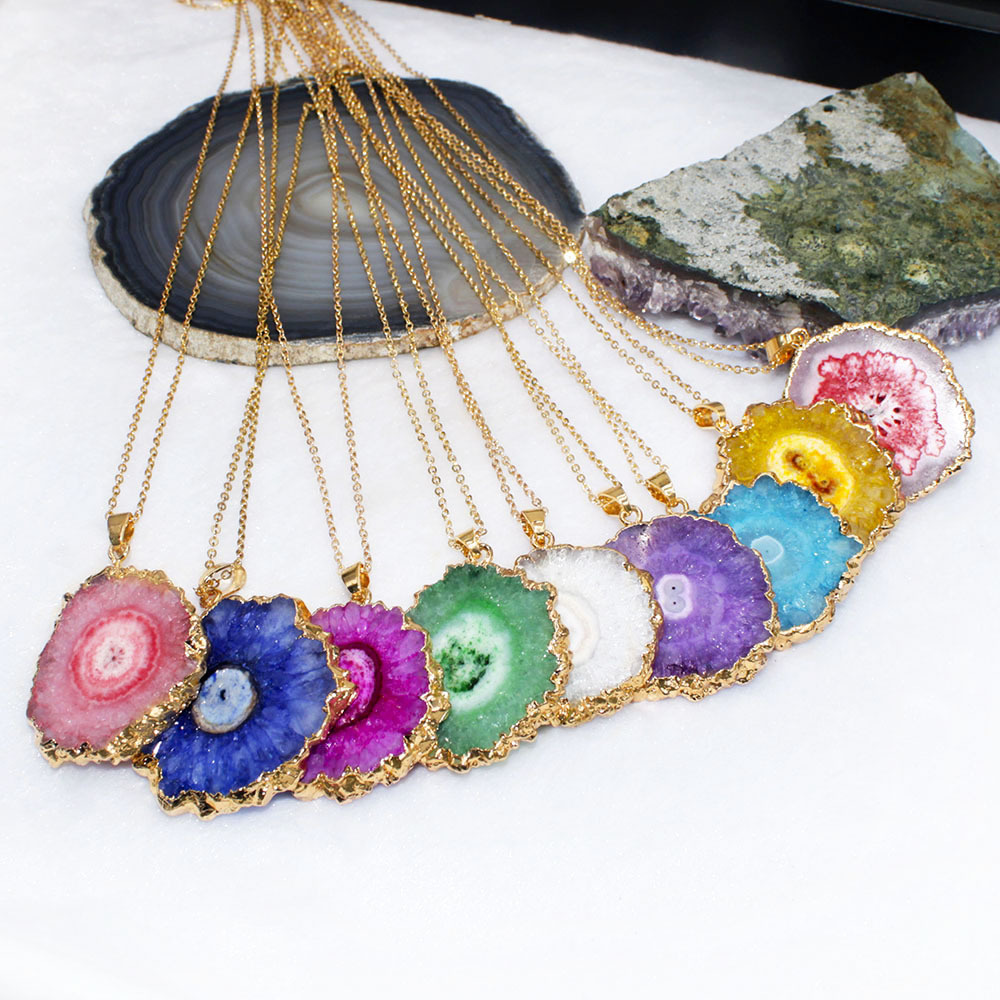 Wholesale Natural Crystal Suower Pendant Asymmetrical Raw Stone Natural Stone Slice Gold-Plated Necklace Aessories
