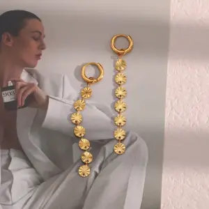 Wholesale PVD Coated Real Gold Plated 18K Gold Snowflake 304 Stainless Steel Fashion Waterproof Non Tarnish Drop Earrings