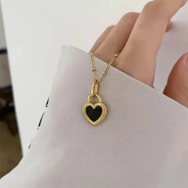 Wholesale Jewelry Simple Style Heart Shape 304 Stainless Steel Acrylic 18K Gold Plated Plating Stainless Steel Necklaces