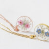 Wholesale Aiwei new rose gold forget-me-not pendant real flower dried flower jewelry transparent resin crafts high-grade necklace