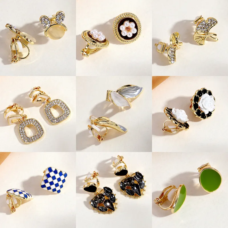Wholesale 1 Pair Fashion Round Heart Shape Flower Inlay Brass Artificial Pearls Rhinestones Cat's Eye Stone Ear Cus