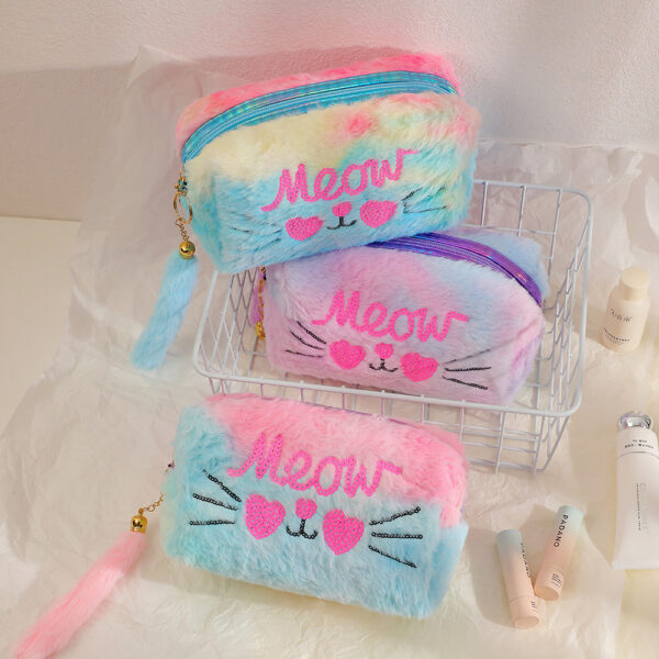 Wholesale Cartoon embroidered plush cosmetic bag autumn and winter