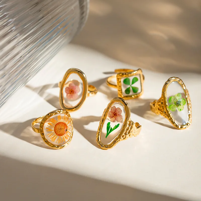 Wholesale PVD Coated Real Gold Plated 18K Gold Flower 304 Stainless Steel Sweet Artistic Waterproof Non Tarnish Open Rings