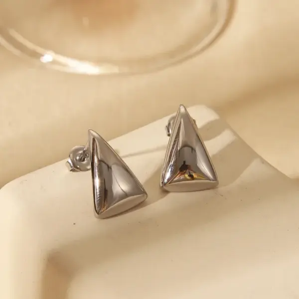 Wholesale 1 Pair IG Style Simple Style Commute Triangle Solid Color 304 Stainless Steel 14K Gold Plated Ear Studs