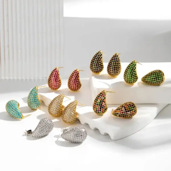 Wholesale 1 Pair Vintage Style Simple Style Water Droplets Plating Inlay Copper Zircon Gold Plated Ear Studs