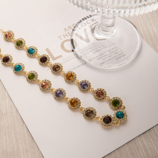 Wholesale Retro Light Luxury Colorful Diamond Water Drop Round Clavicle Chain Niche Personality Super Flash High-grade Elegant Necklace