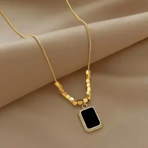 Wholesale PVD Coated Real Gold Plated Square Stainless Steel Titanium Steel Elegant Simple Style Waterproof Non Tarnish Pendant Necklace